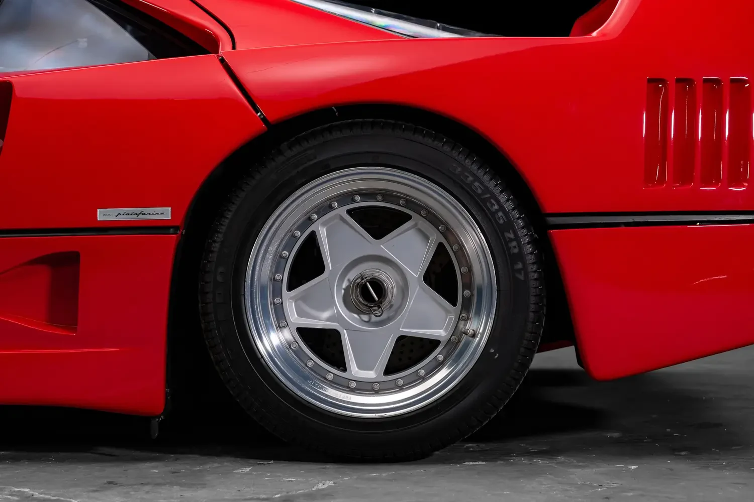 1992 Ferrari F40 wheel