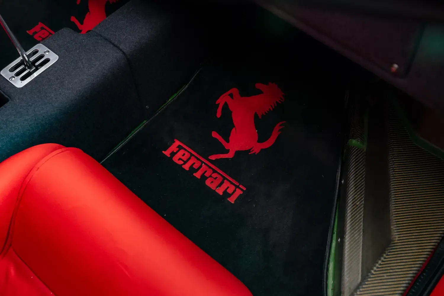 1992 Ferrari F40 interior, door sill, Rosso