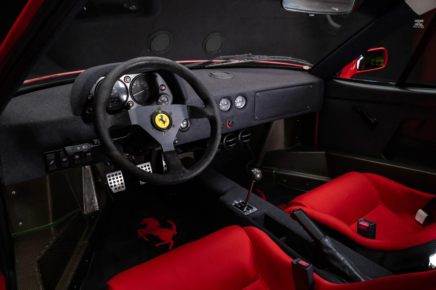 1992 Ferrari F40 interior, dashboard, Rosso
