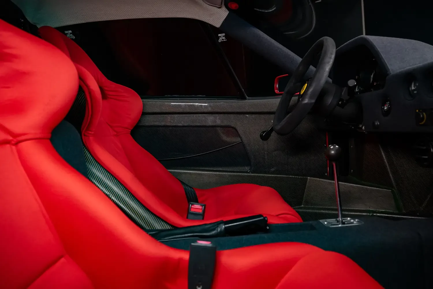 1992 Ferrari F40 interior, seats, Rosso