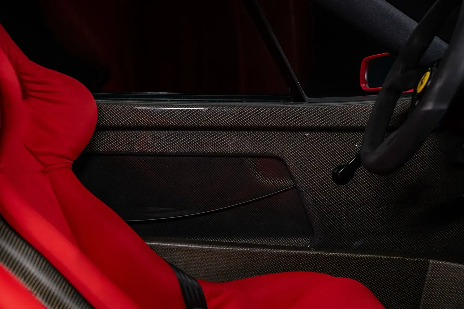 1992 Ferrari F40 interior, door panel, Rosso