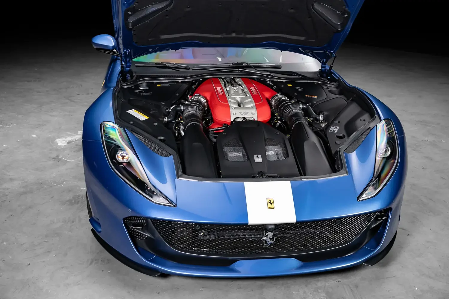2022 Ferrari 812 GTS engine