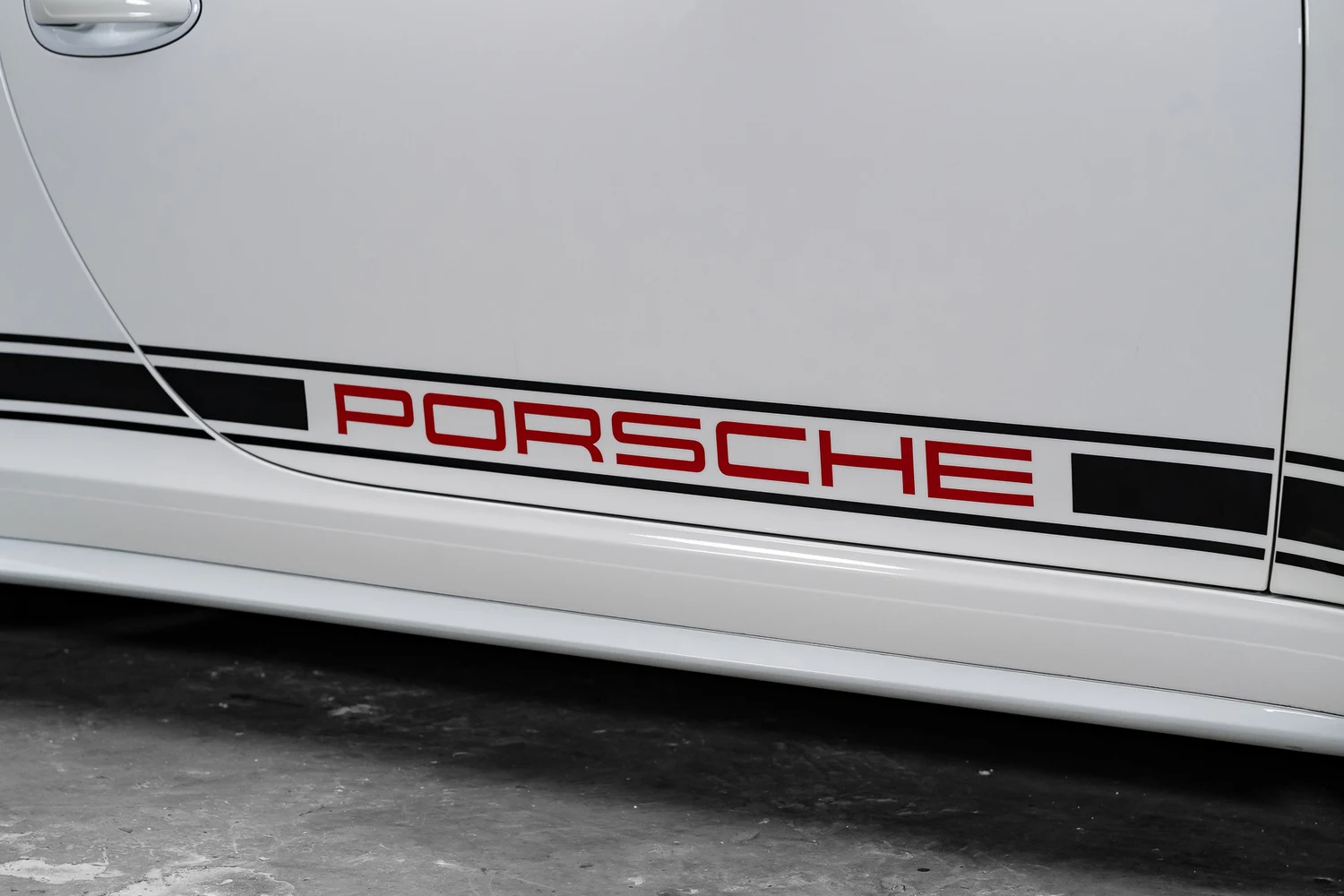 2016 Porsche 911 R interior, door sill, Black with Pepita houndstooth inserts