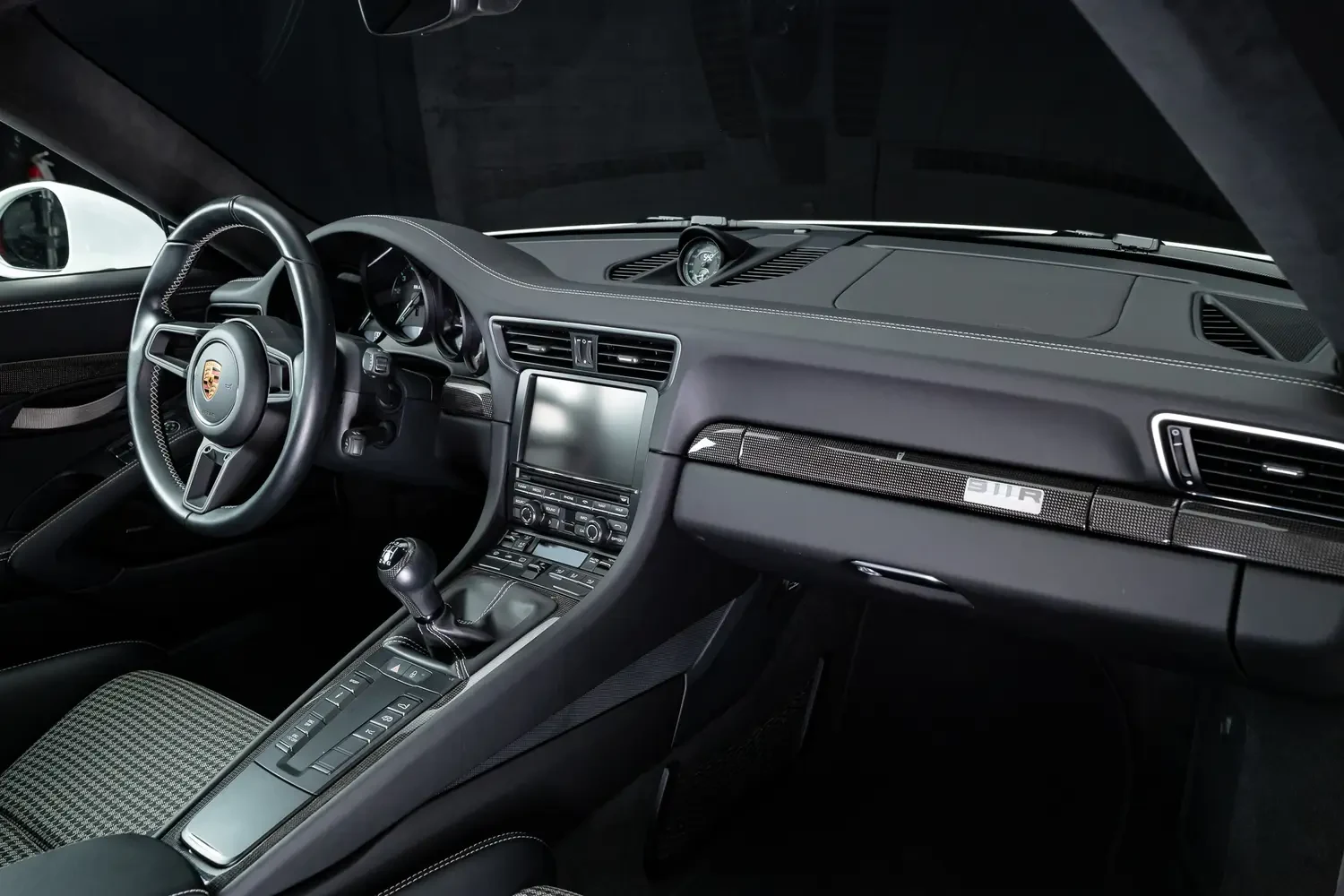 2016 Porsche 911 R interior, dashboard, Black with Pepita houndstooth inserts