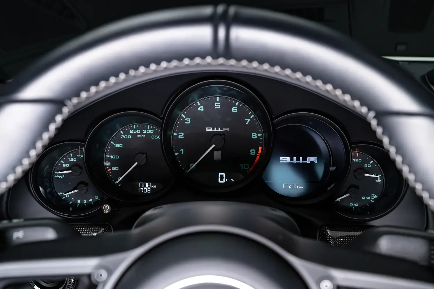 2016 Porsche 911 R interior, Black with Pepita houndstooth inserts