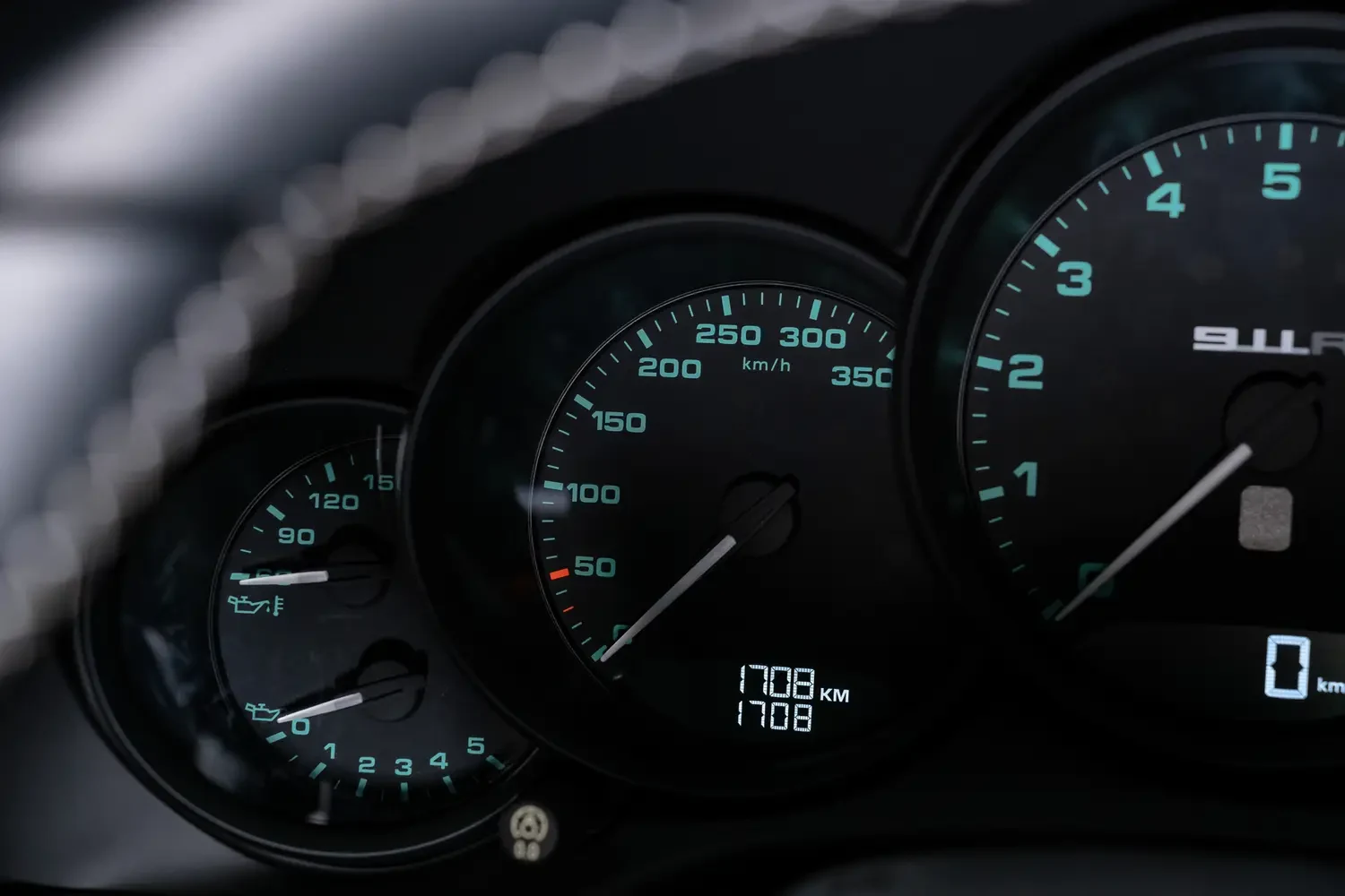2016 Porsche 911 R interior, Black with Pepita houndstooth inserts