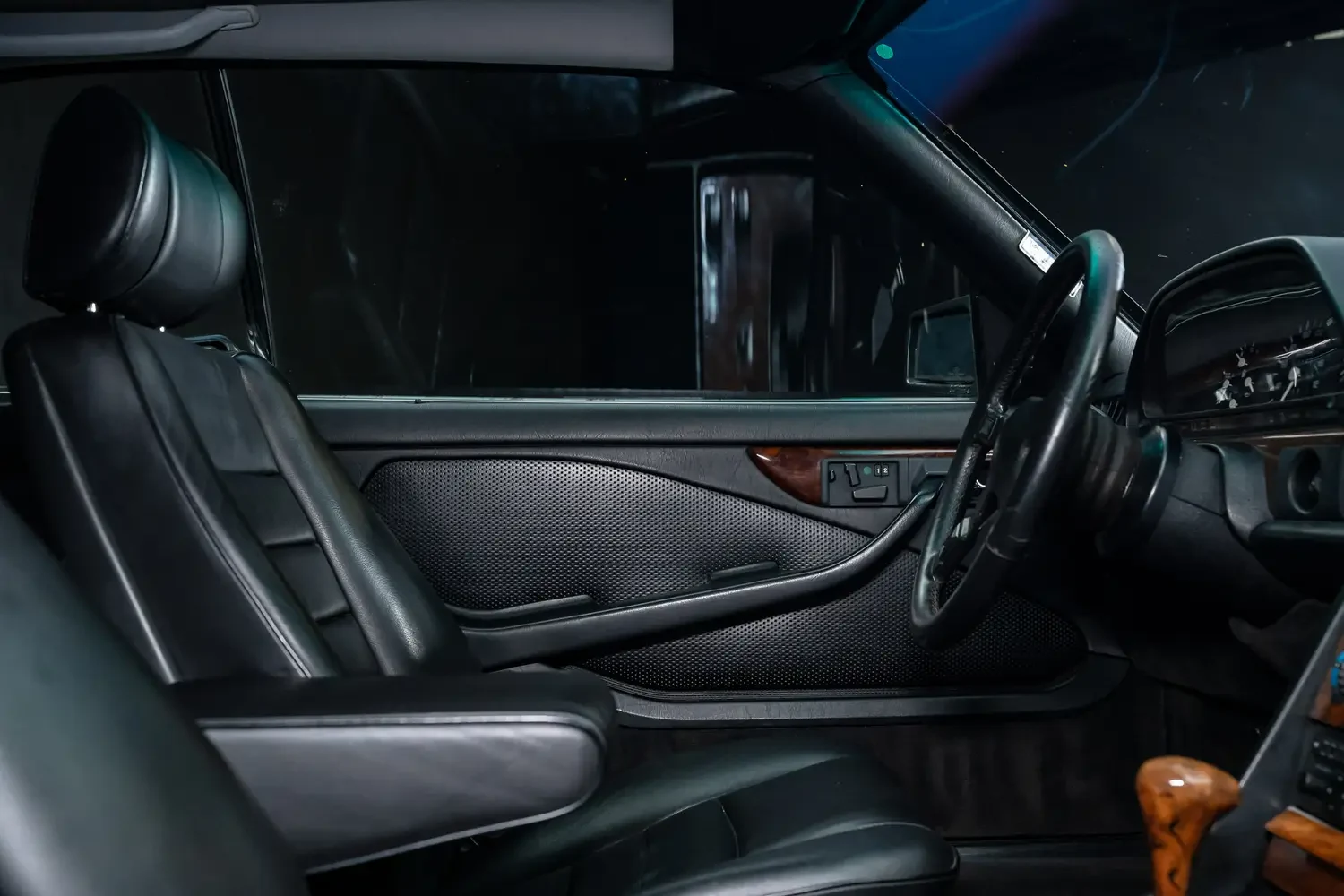 1987 Mercedes-Benz 560 SEC AMG 6.0 interior, door panel