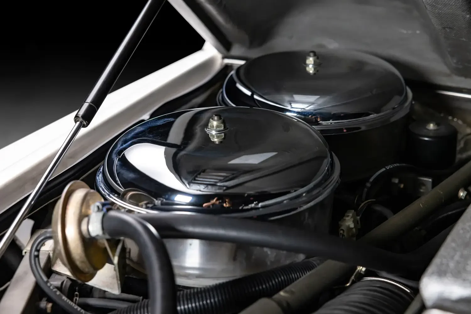 1990 Lamborghini LM002 engine