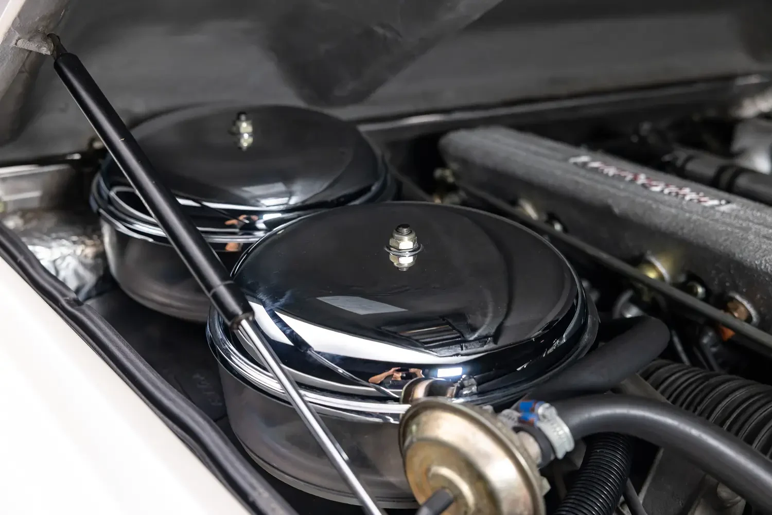 1990 Lamborghini LM002 engine