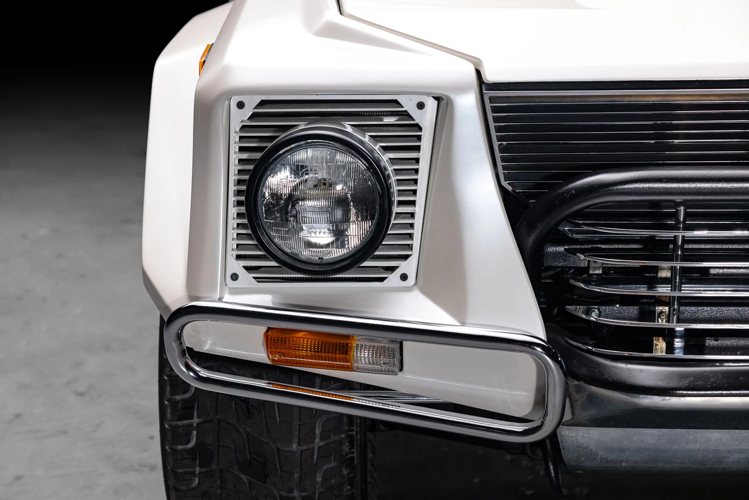 1990 Lamborghini LM002 for sale, exterior, Bianco Perlato