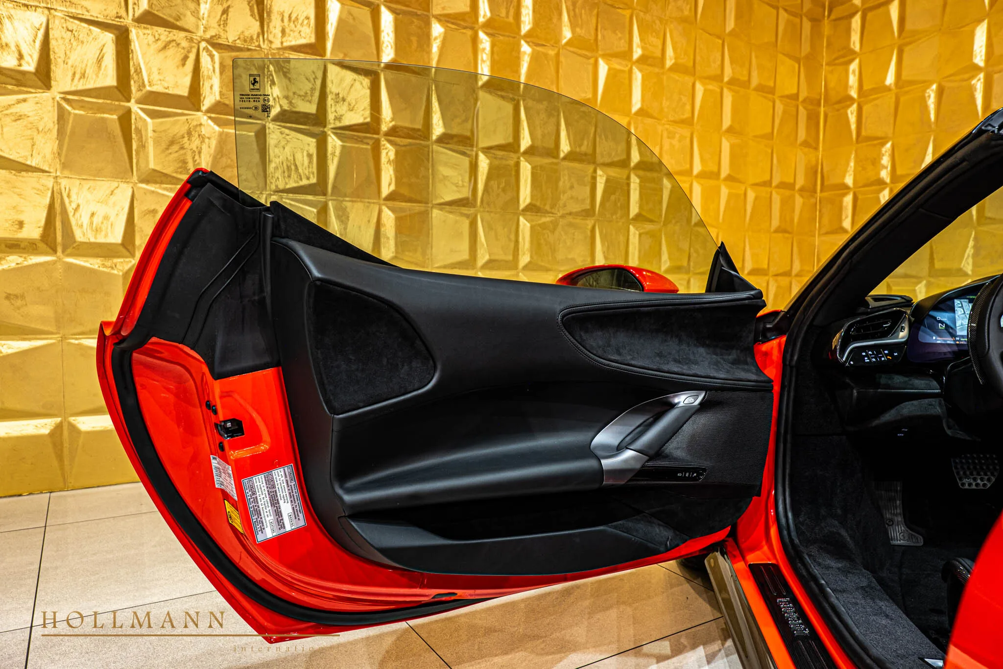 2024 Ferrari SF90 Spider interior, door panel