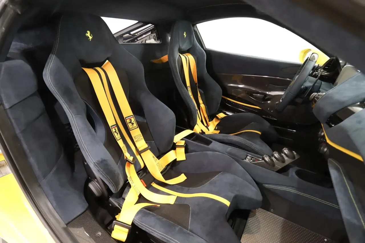 2019 Ferrari 488 Pista interior, seats