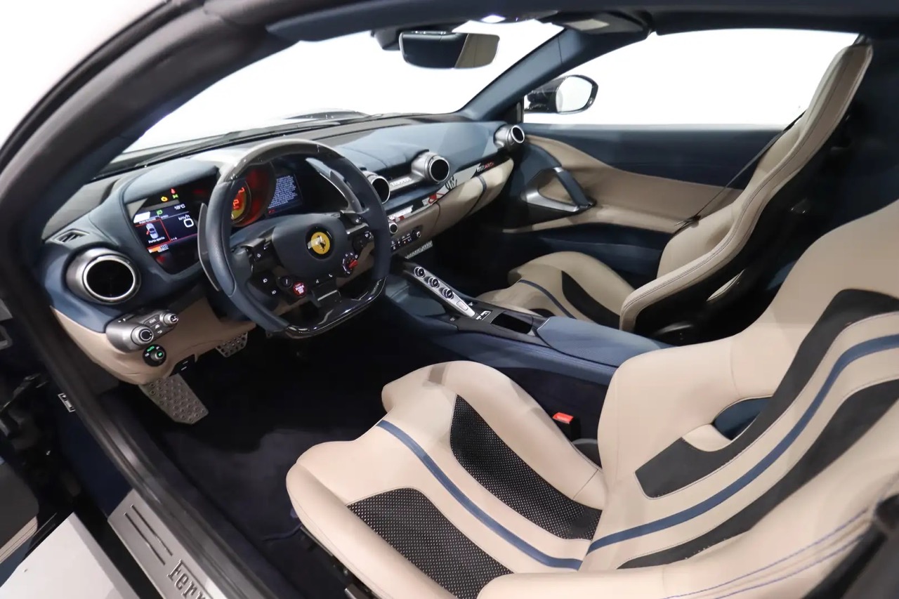 2022 Ferrari 812 GTS, 6/13