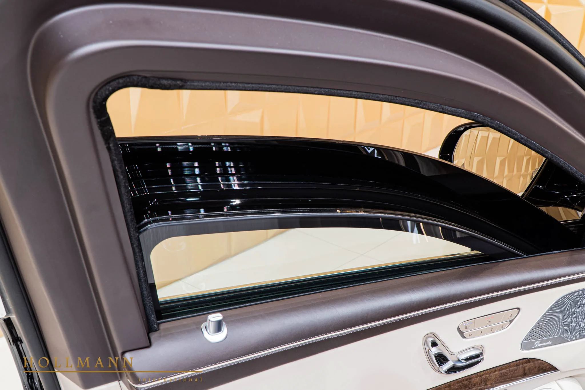 2018 Mercedes-Maybach S 600 GUARD B7/VR9 ARMOURED - Hollmann interior, door panel, Beige