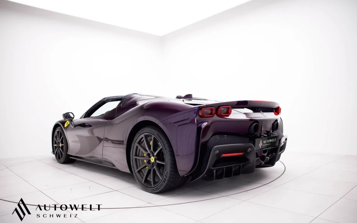 2023 Ferrari SF90 Spider Tailor Made, 4/9