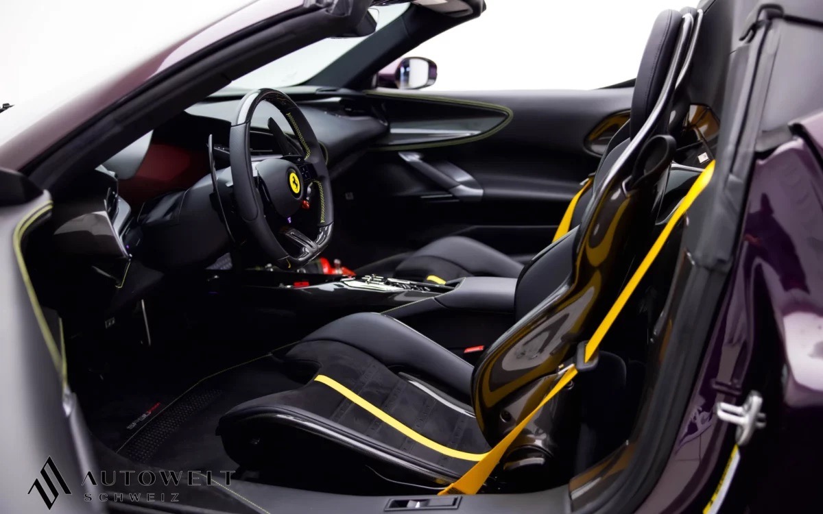 2023 Ferrari SF90 Spider Tailor Made, 6/9