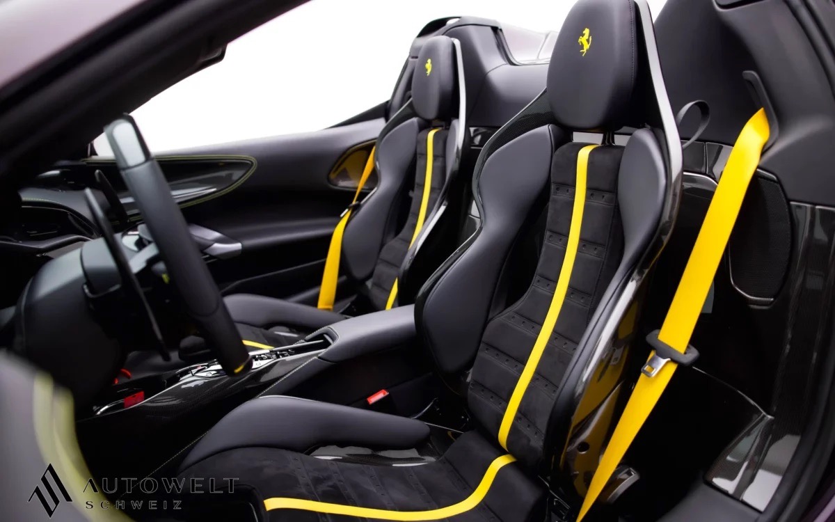 2023 Ferrari SF90 Spider Tailor Made, 7/9