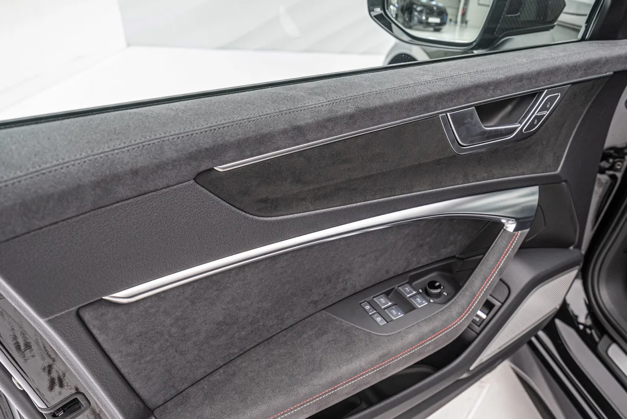 2024 Audi RS6 Avant GT Performance interior, door panel