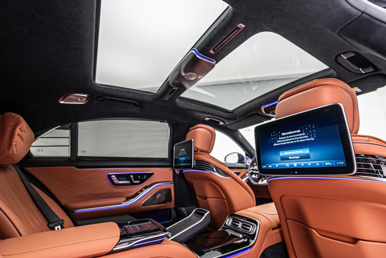 2024 BRABUS 930 interior, schwarz