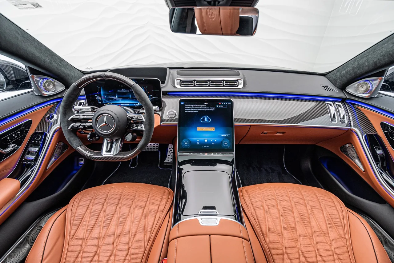 2024 BRABUS 930 interior, dashboard, schwarz