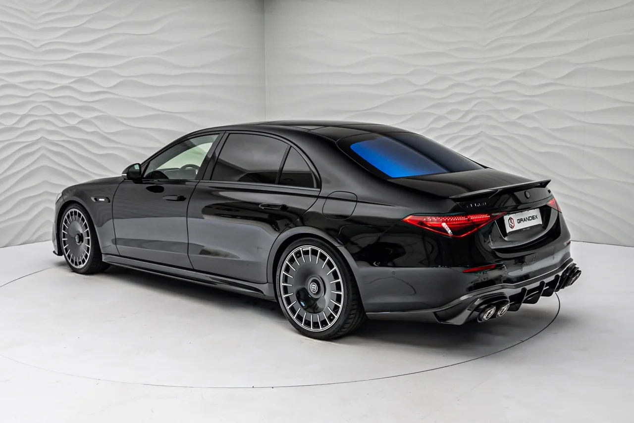 2024 BRABUS 930, rear three-quarter view, Obsidianschwarz