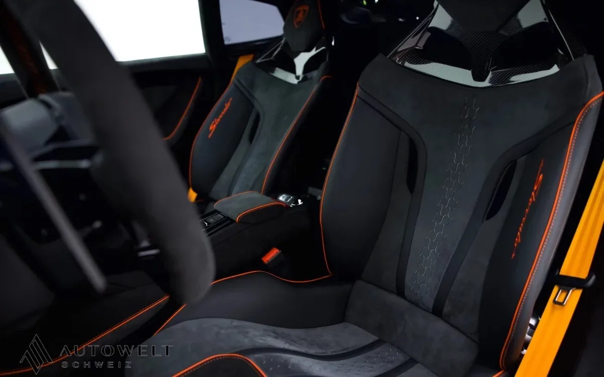 2024 Lamborghini Huracán Sterrato interior, seats