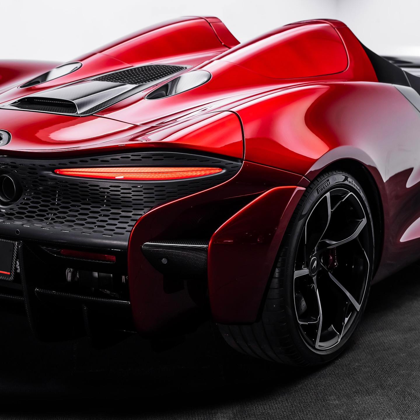 2024 McLaren Elva, 9/13