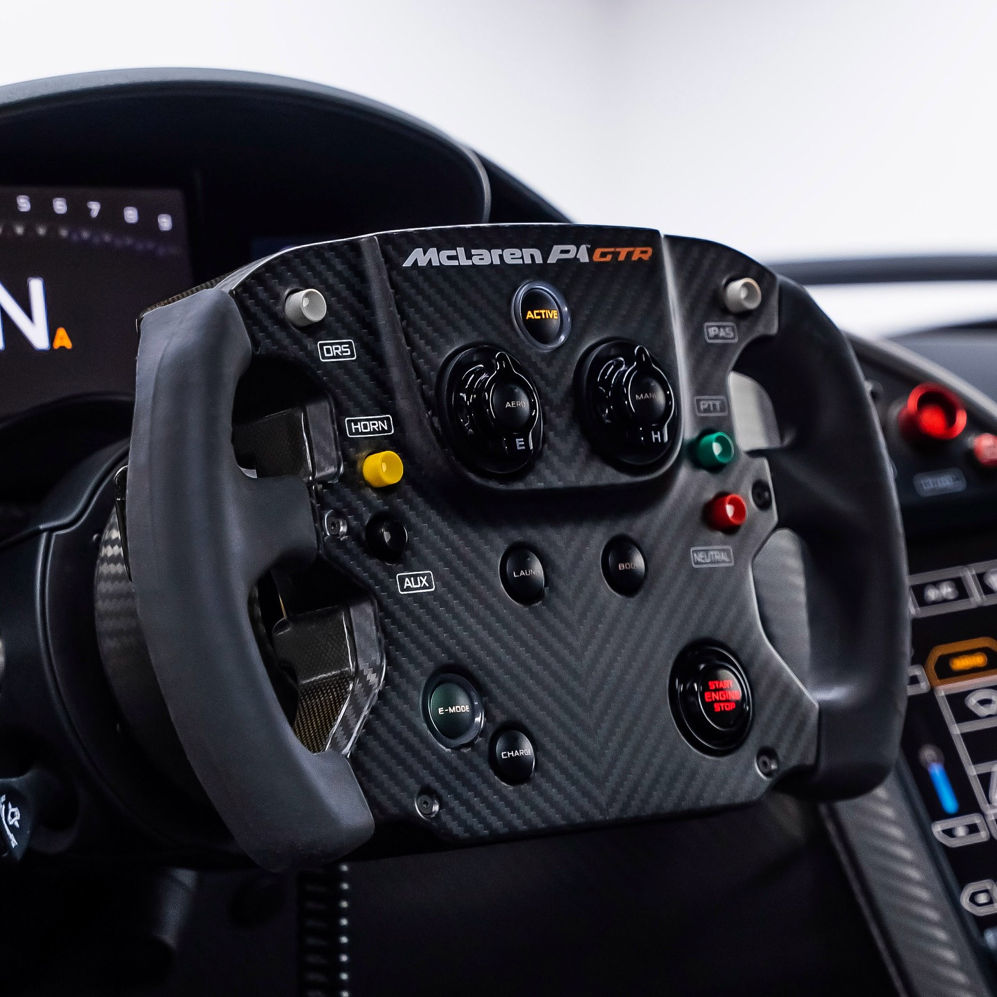 2015 McLaren P1 GTR, 2/13