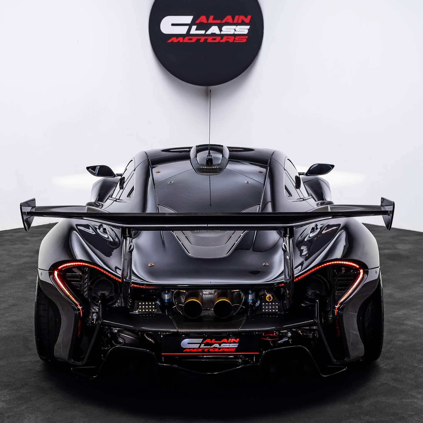 2015 McLaren P1 GTR, 3/13