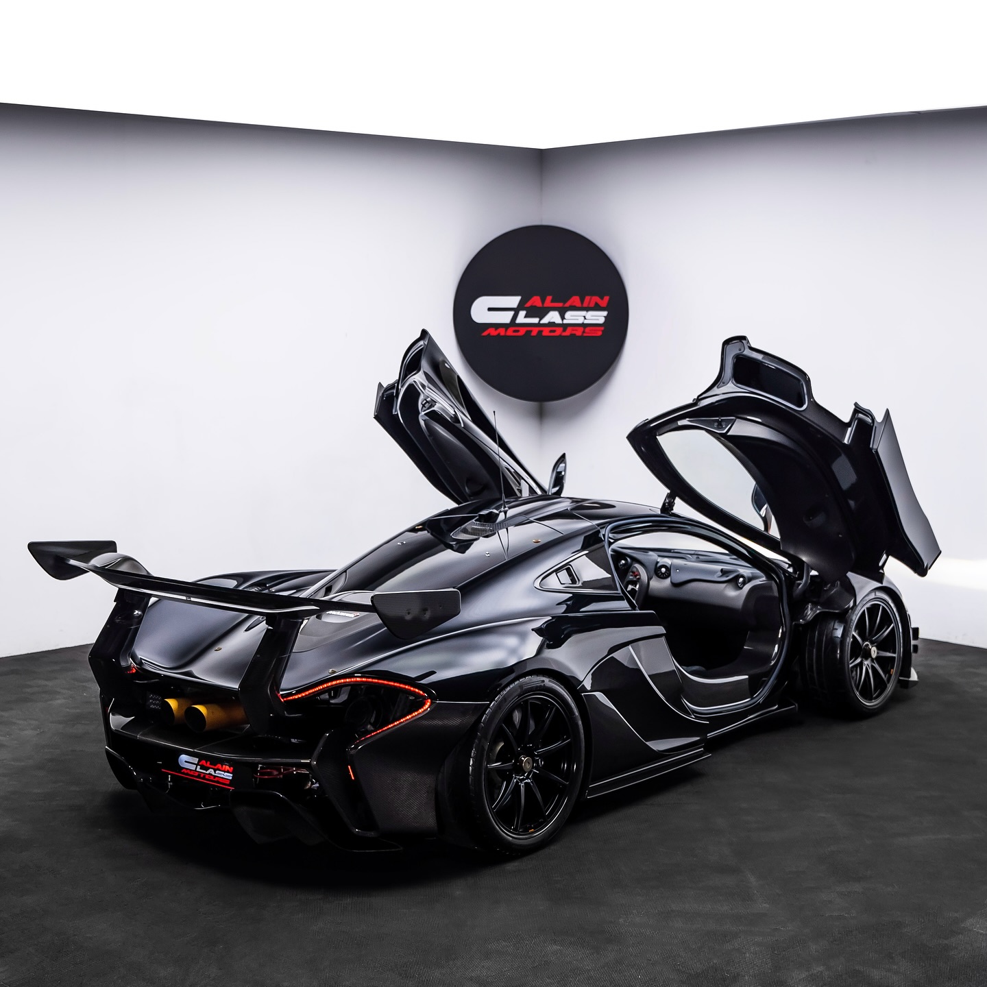 2015 McLaren P1 GTR, 7/13