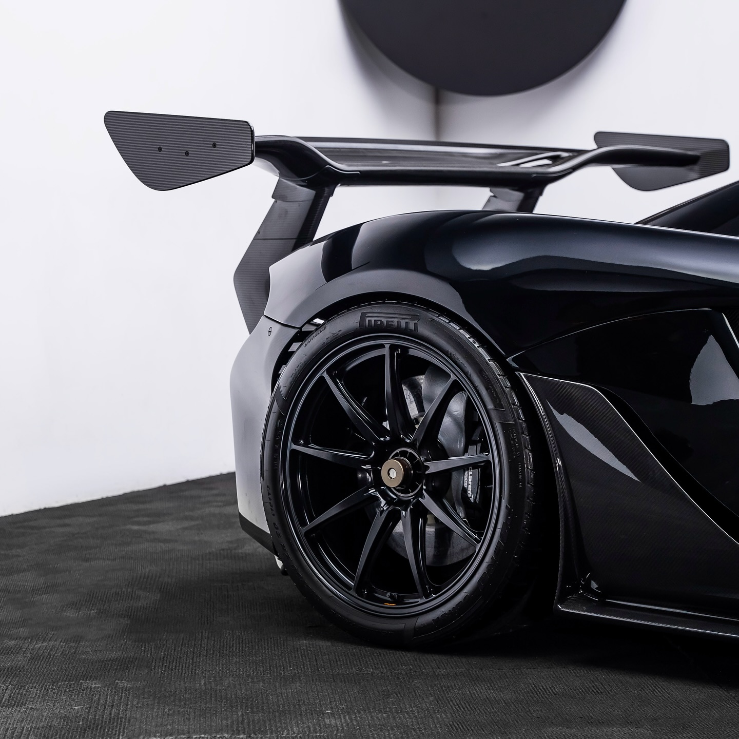 2015 McLaren P1 GTR, 8/13
