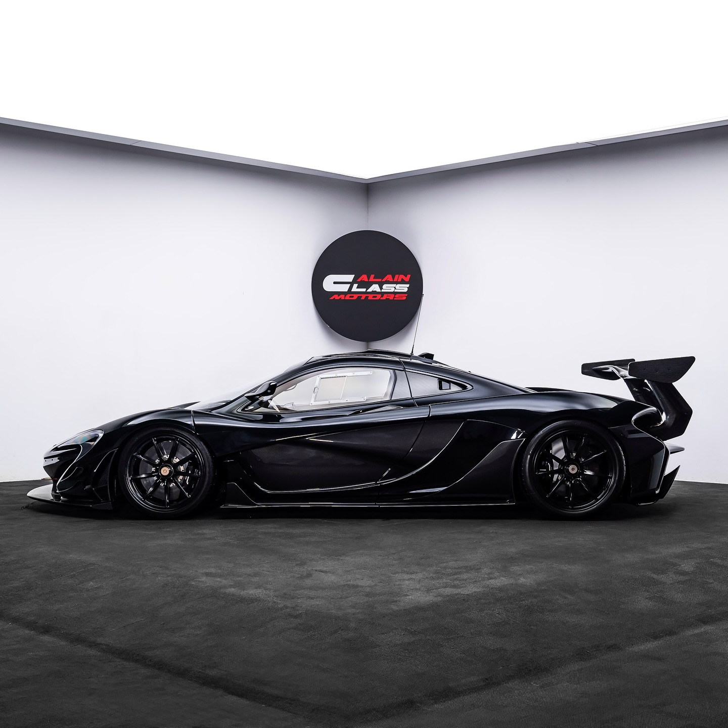 2015 McLaren P1 GTR, 9/13