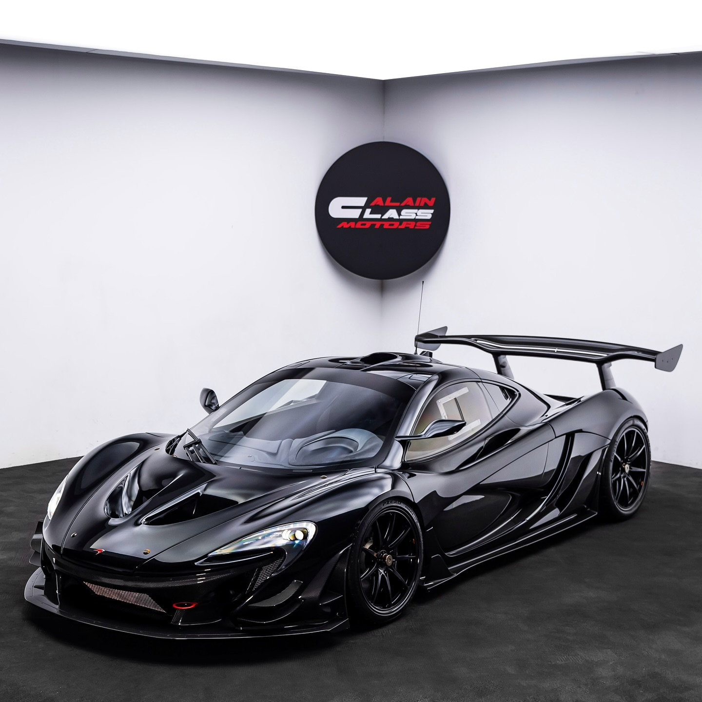 2015 McLaren P1 GTR, 12/13