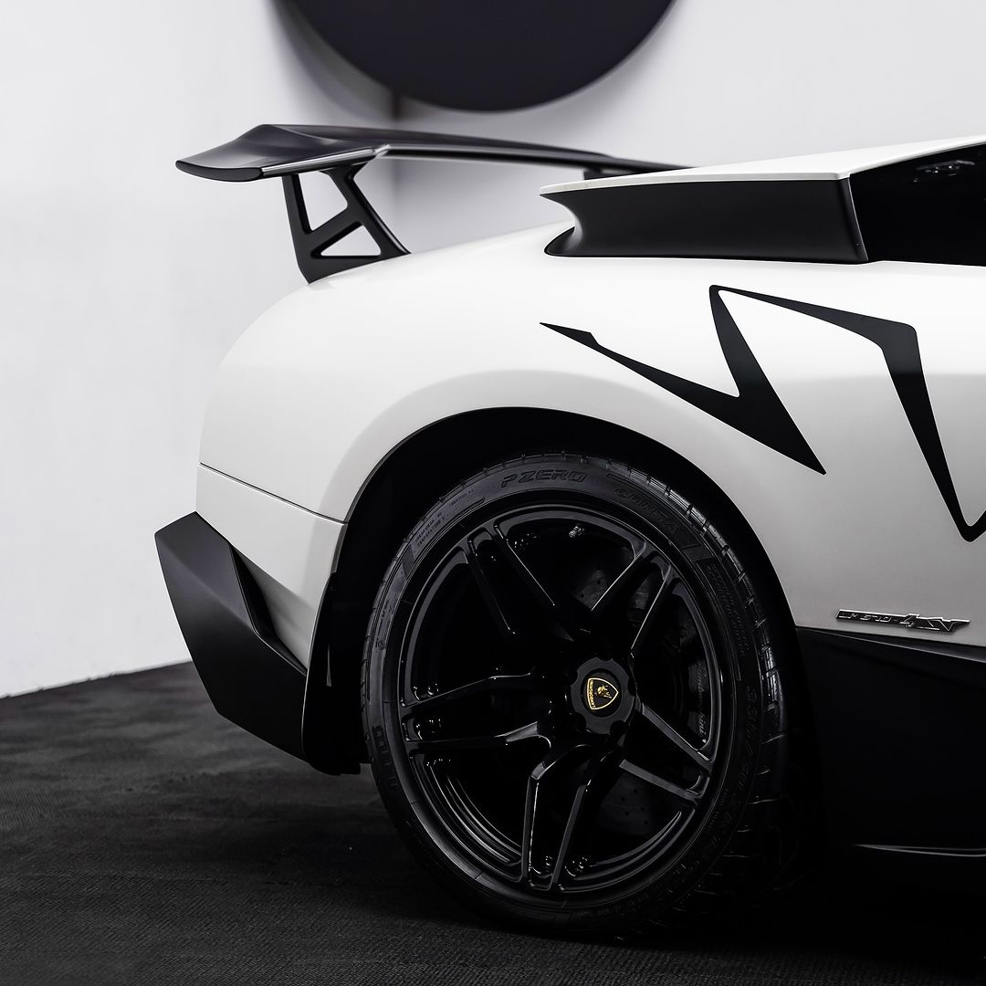 2010 Lamborghini Murciélago LP 670-4 SuperVeloce, 3/10