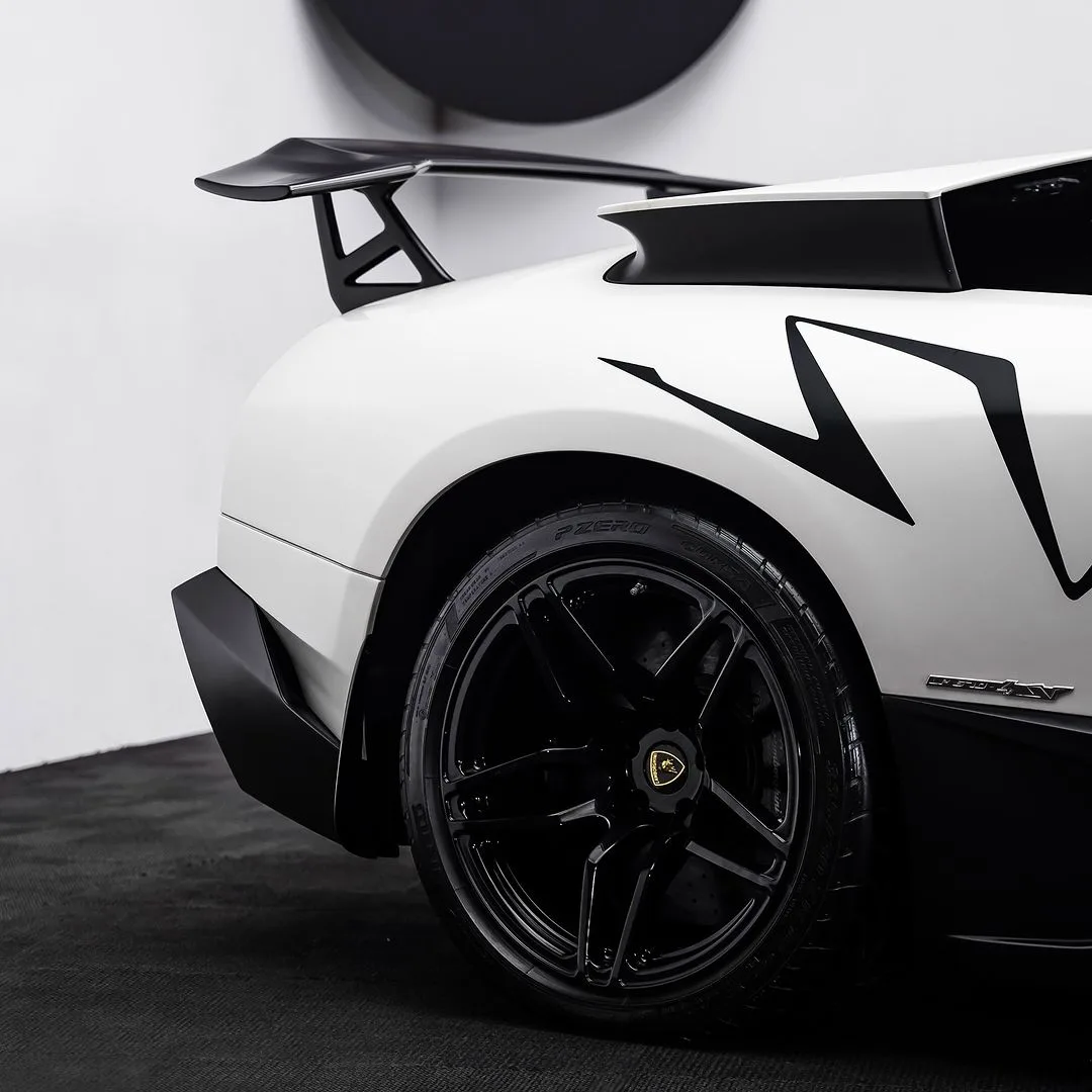 2010 Lamborghini Murciélago LP 670-4 SuperVeloce for sale, exterior, Bianco Canopus