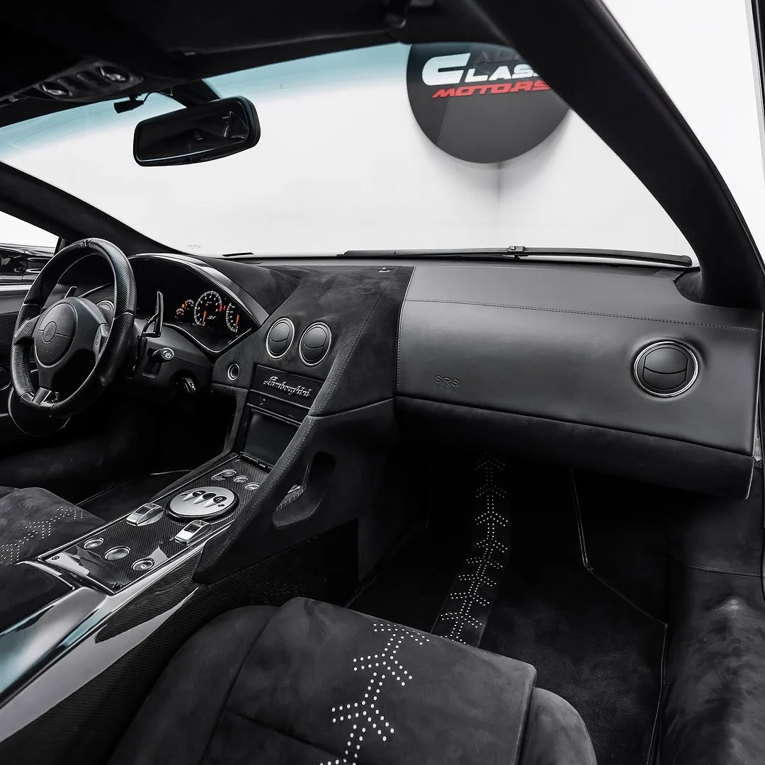 2010 Lamborghini Murciélago LP 670-4 SuperVeloce interior, dashboard