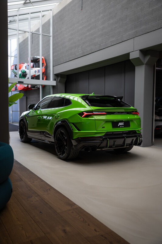2024 Lamborghini Urus Scatenato, 2/8