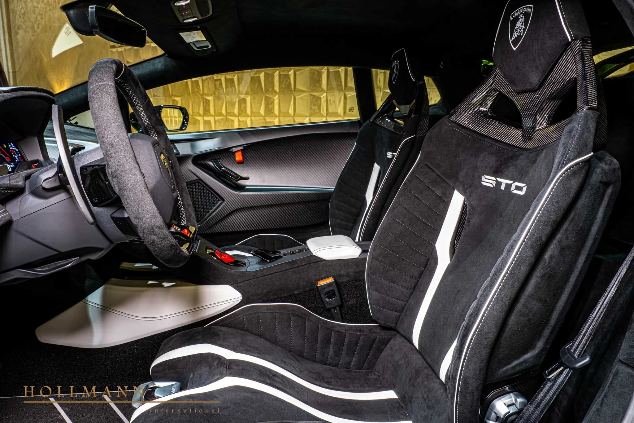 2024 Lamborghini Huracán STO interior, seats, Nero Cosmus