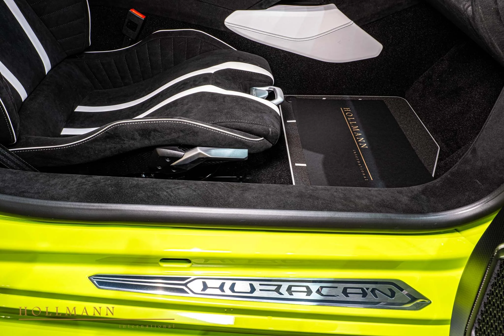 2024 Lamborghini Huracán STO interior, Nero Cosmus