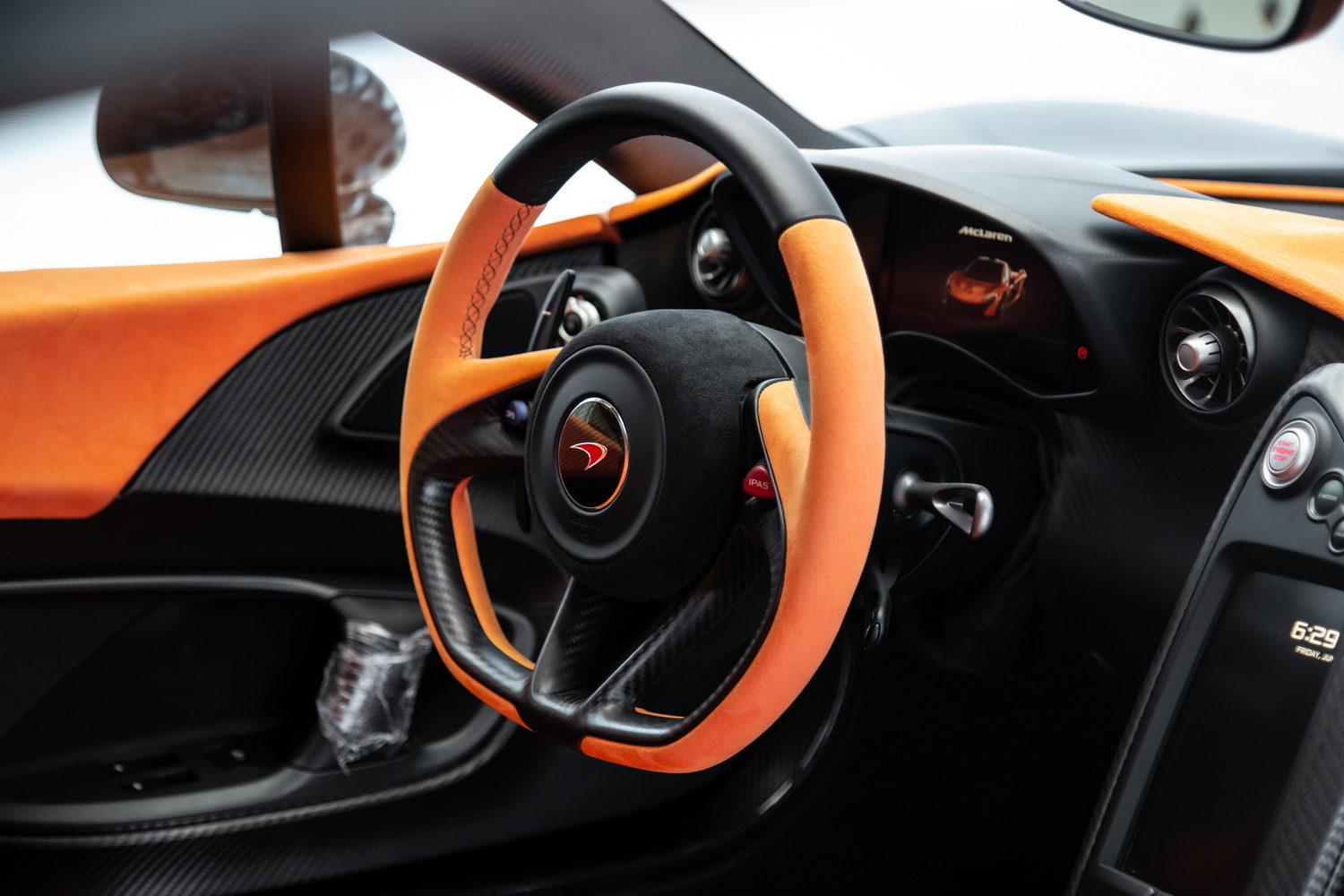2015 McLaren P1 MSO, 3/20