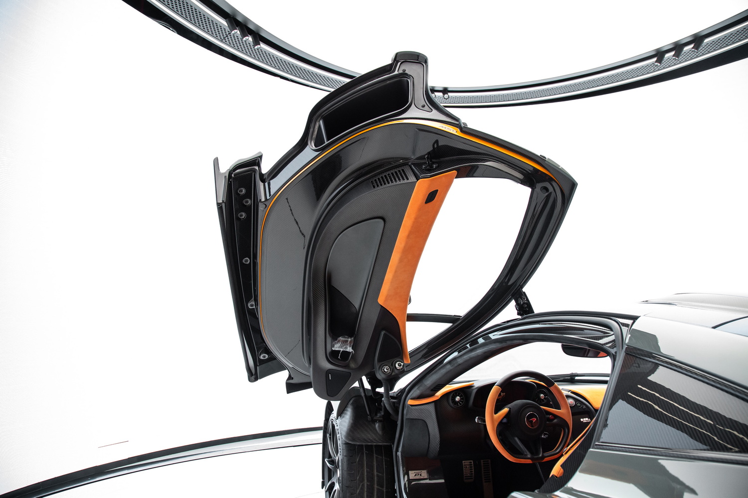 2015 McLaren P1 MSO, 16/20