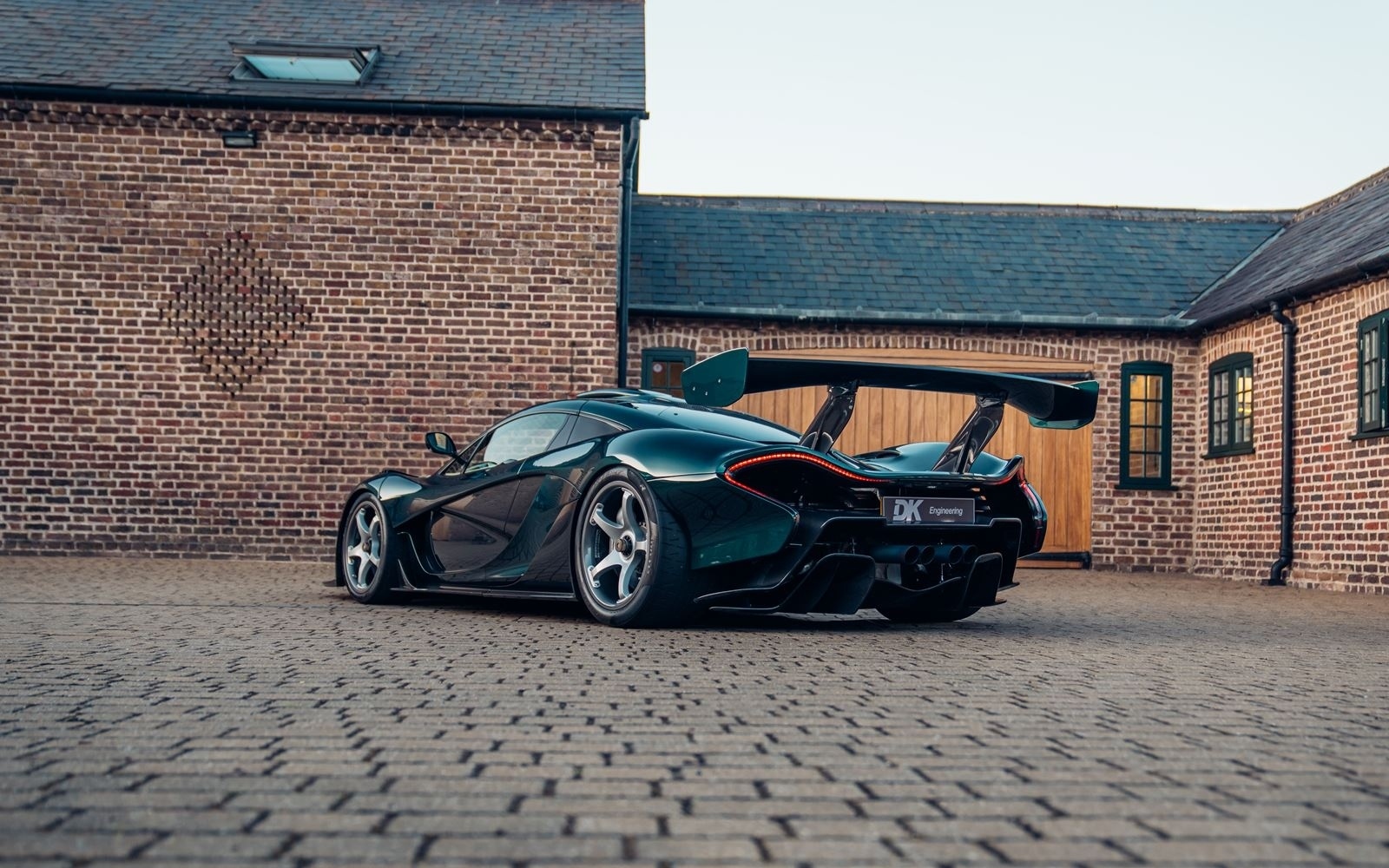2016 McLaren P1 GT, 3/20