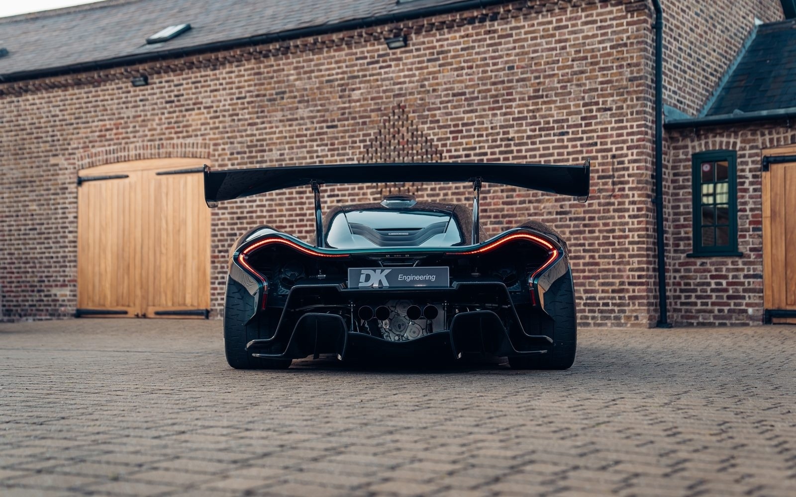 2016 McLaren P1 GT, 4/20