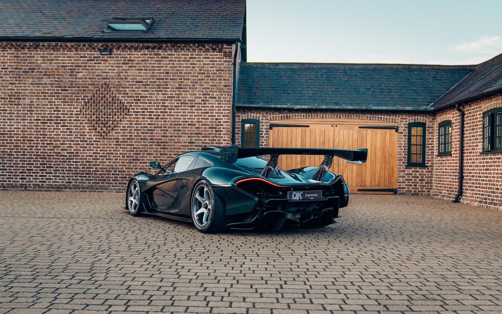 2016 McLaren P1 GT, 7/20