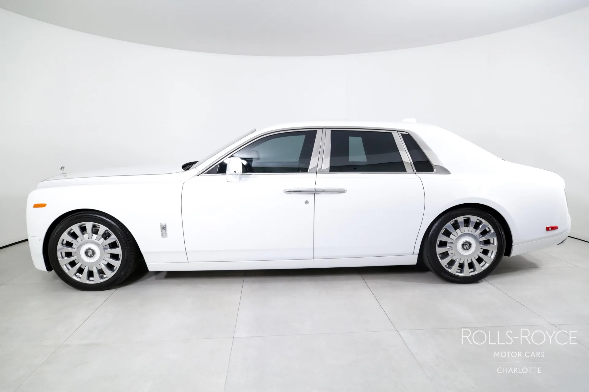 2019 Rolls-Royce Phantom for sale, exterior, Arctic White