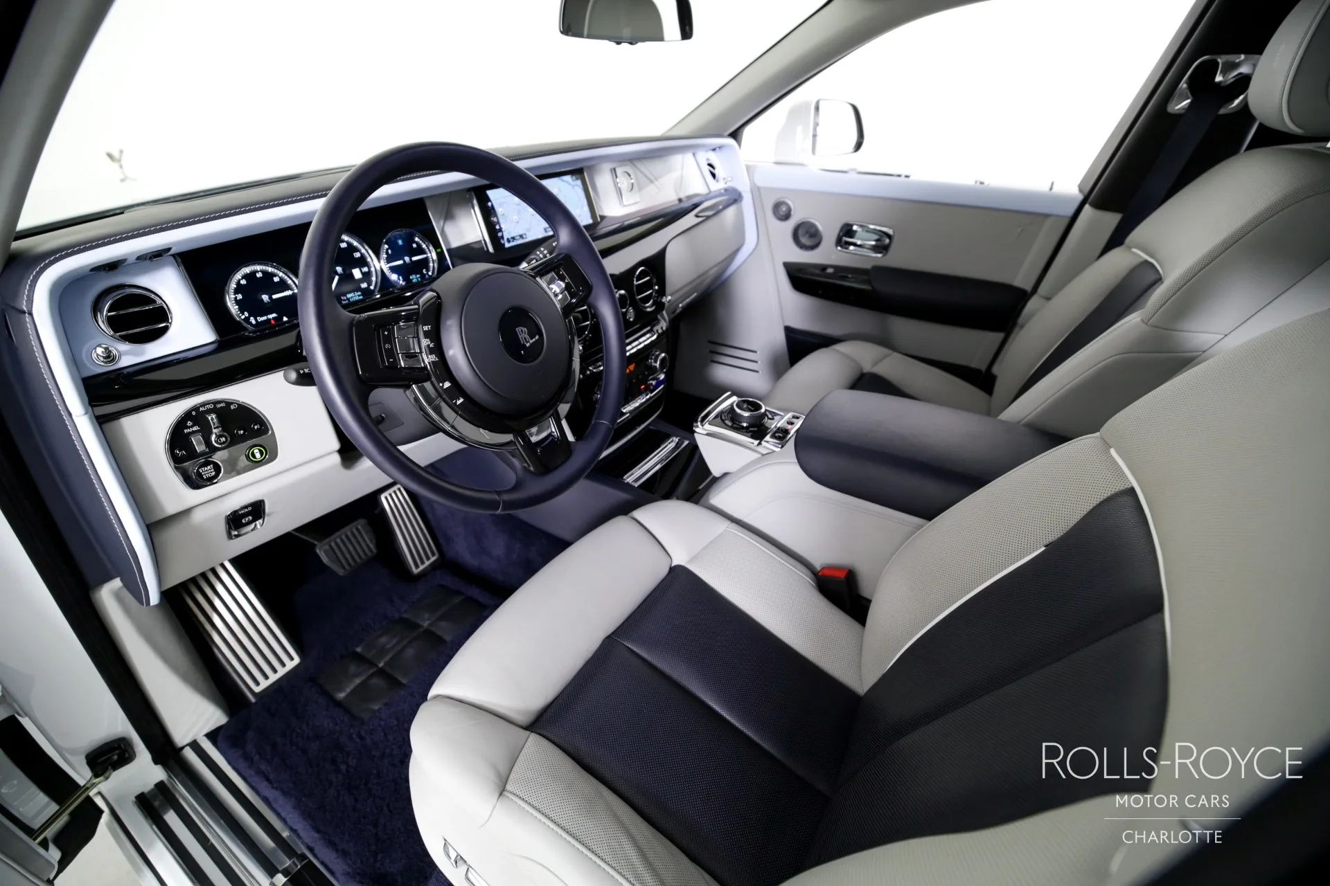 2019 Rolls-Royce Phantom interior, Sellby Grey