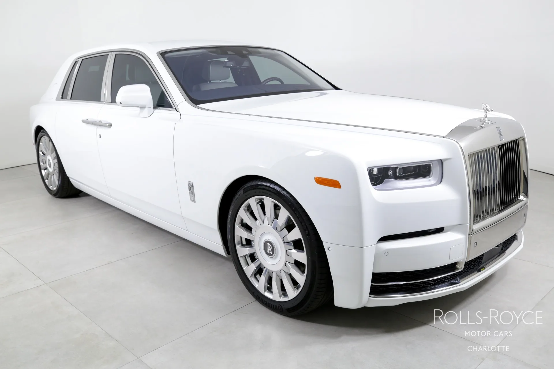 2019 Rolls-Royce Phantom for sale, exterior, Arctic White