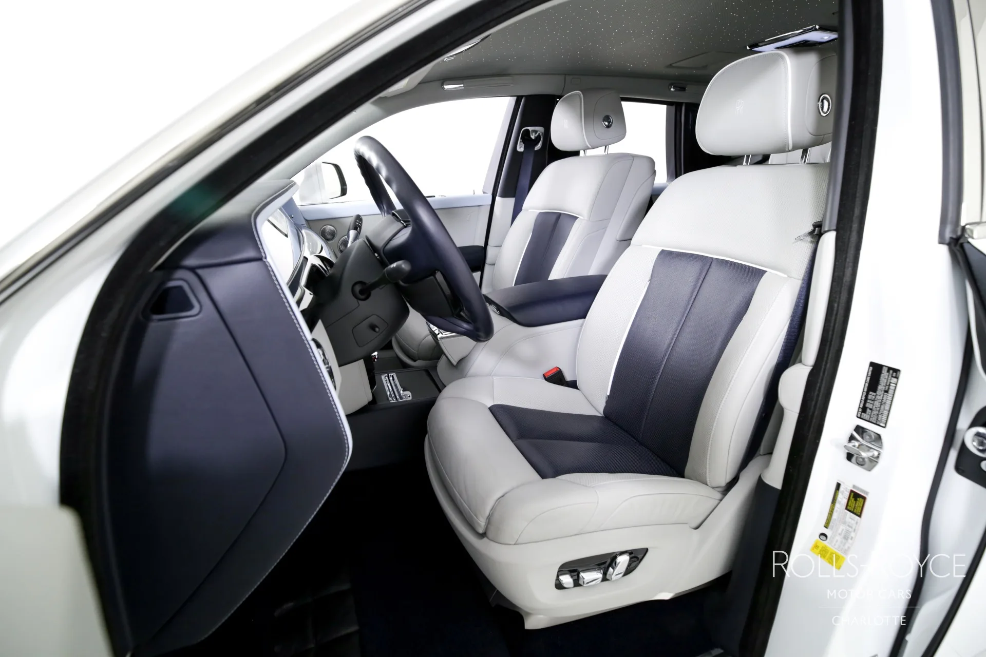 2019 Rolls-Royce Phantom interior, seats, Sellby Grey
