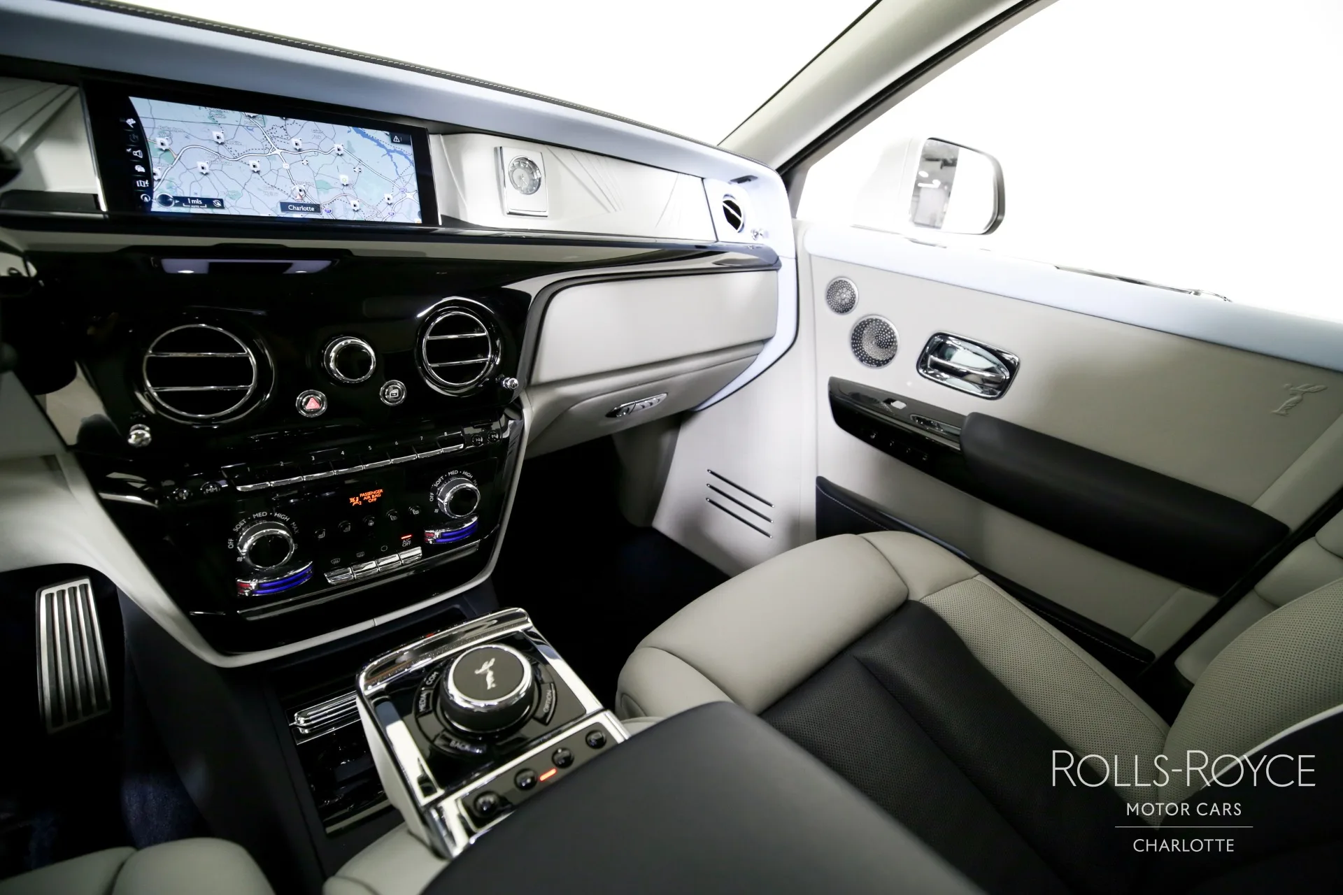 2019 Rolls-Royce Phantom interior, Sellby Grey