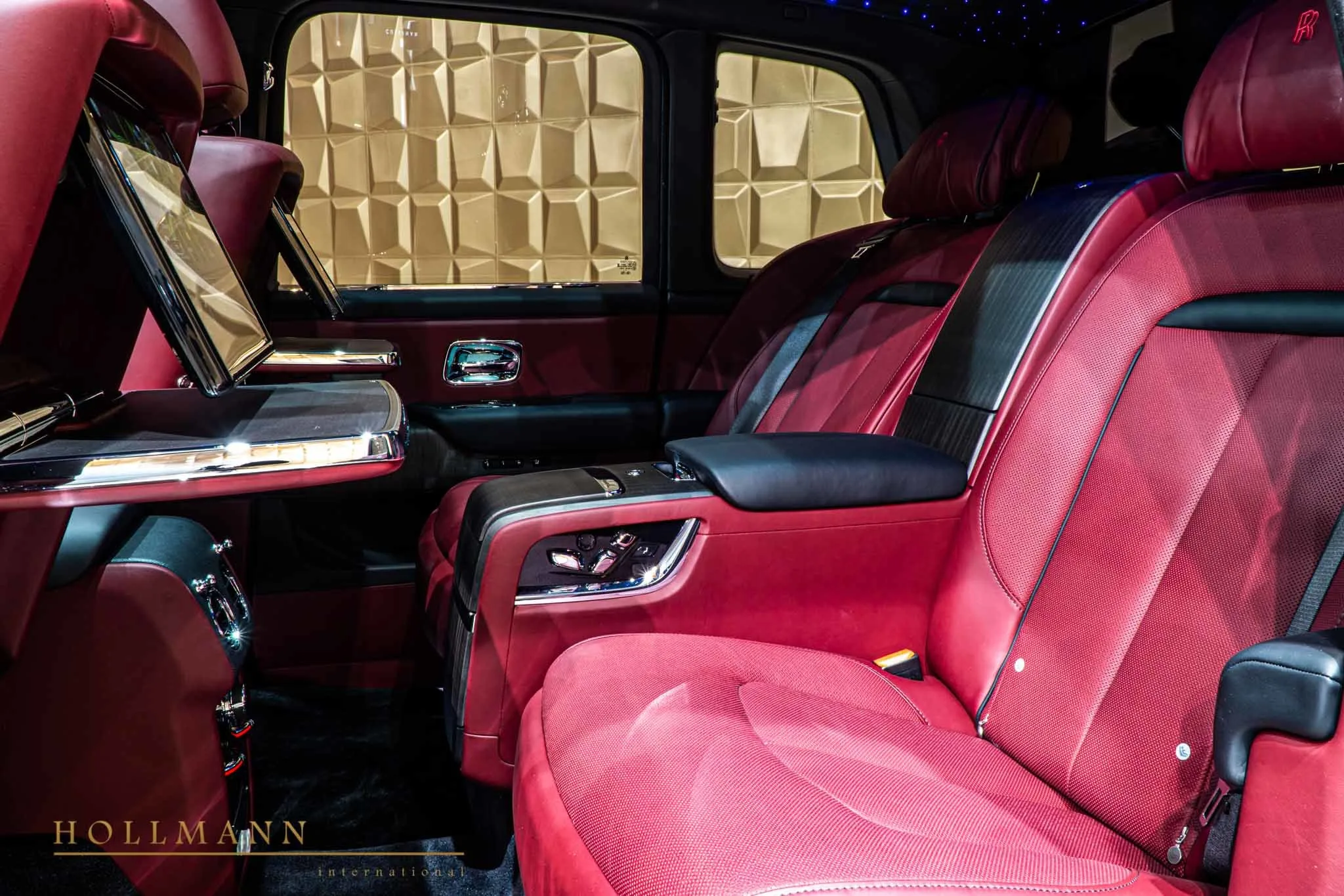 2019 Mansory Cullinan interior, seats, Leather Flame + Black